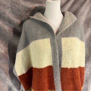 On Blue Ultra Fuzzy Cozy Color Block Cropped Hooded Sleeveless Open Sweater S/M‎